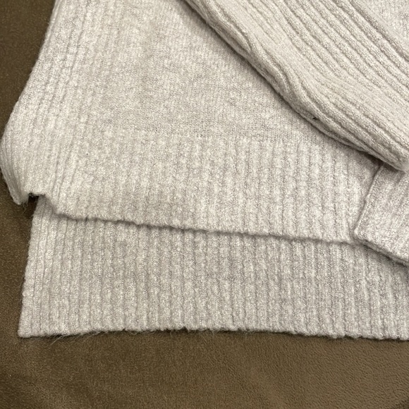 Garage sweater - Picture 2 of 3